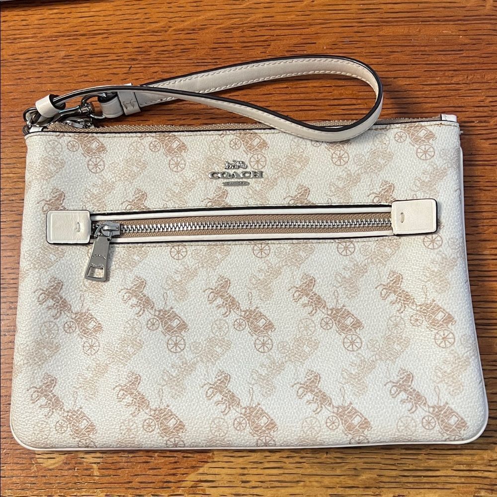 Coach Gallery Pouch with Horse and Carriage Print  Large Wristlet Style 530